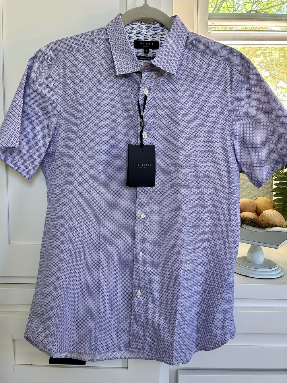 Ted Baker Men's Lavender Patterned Short-Sleeve Shirt. Size 3 Medium